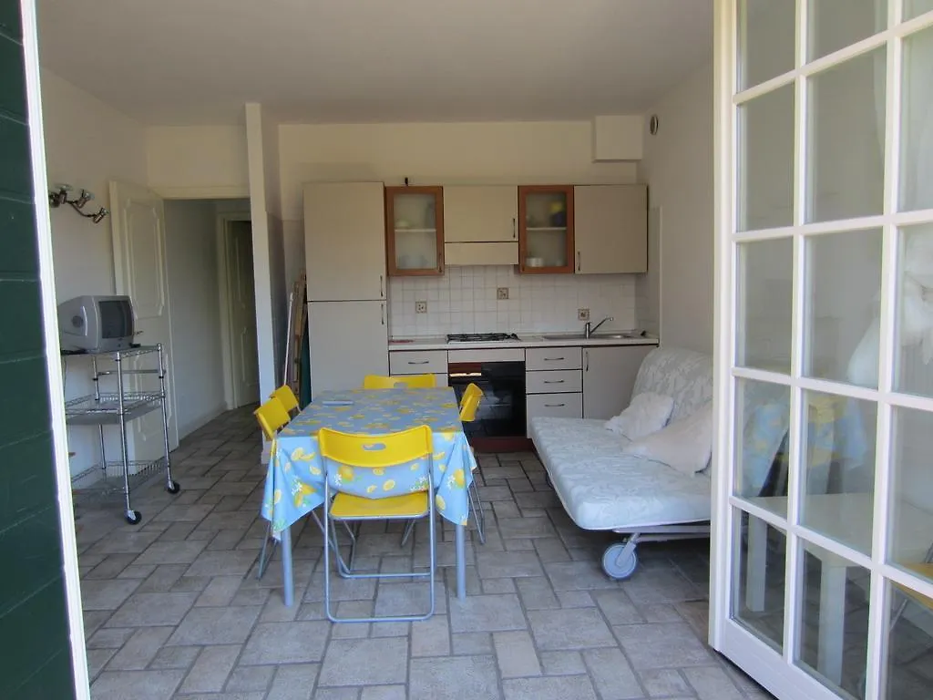 Aceri Rossi Apartament Lido di Jesolo 0*,  Włochy